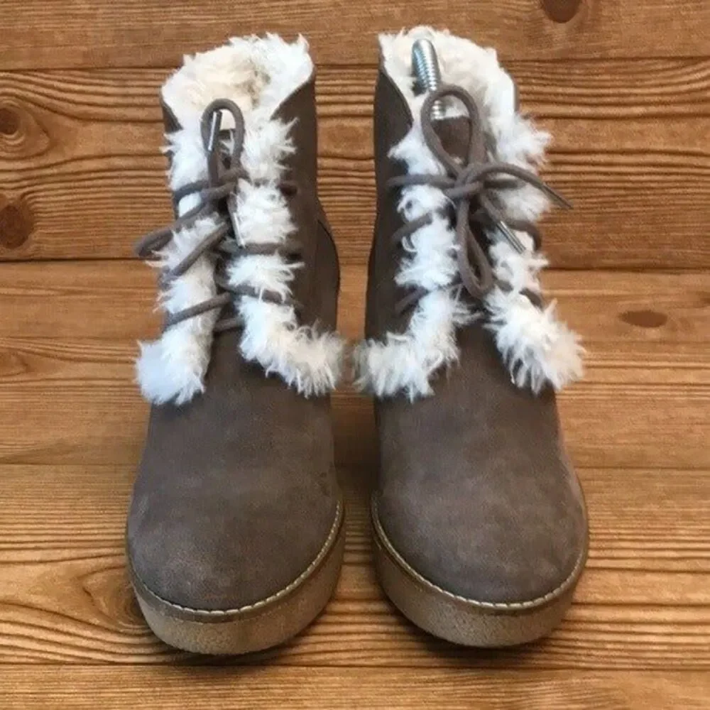 GAP NEW YORK “Gwen Shearling” Tree‎ Bark Suede Wedges Boots ladies size 9